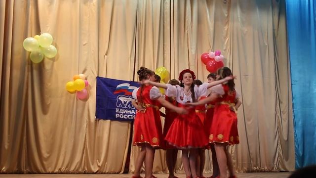 Русский стилизованный танец Любовь девичья