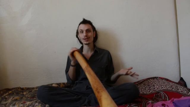 Как играть на диджериду. Урок 3: циркулярное дыхание, звуки на вдохе смотреть онлайн