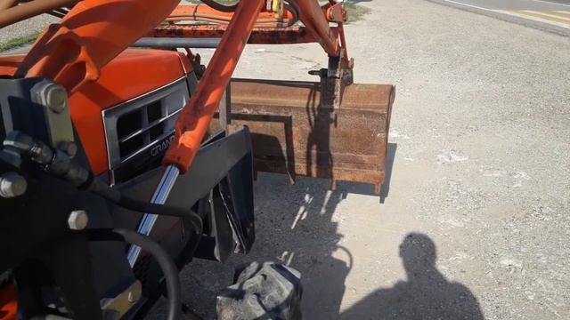Японский мини трактор Kubota GL25D c погрузчиком смотреть онлайн