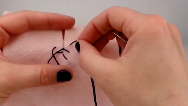 How-to sew using the 'Baseball Stitch' смотреть онлайн