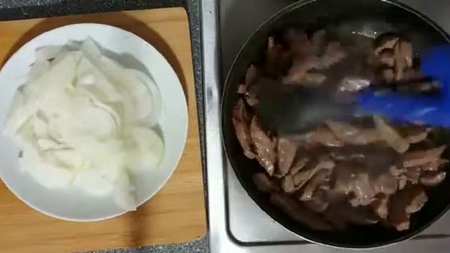 Как правильно жарить печень с луком просто и вкусно смотреть онлайн