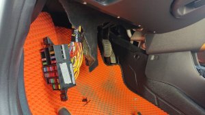 Как снять блок предохранителей Ларгус. Рено Логан.