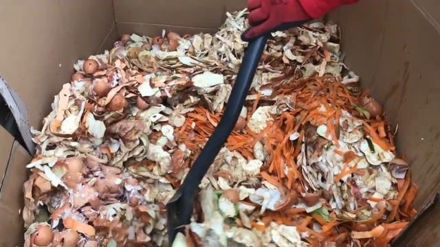 Kompostownik z efektywnymi organizmami. Różana Zagroda. Marzenia na start odc.10. смотреть онлайн