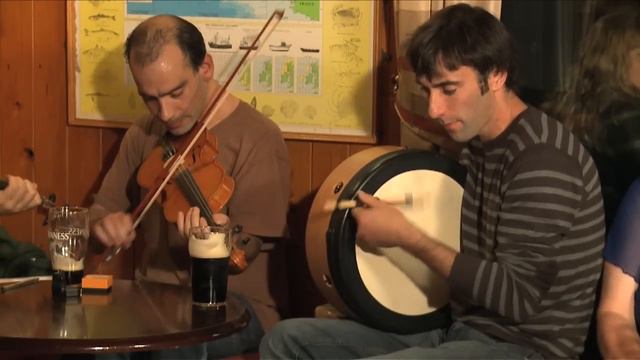 Traditional Irish Music from LiveTrad.com: Inishbofin Set Dancing & Trad Music Weekend Clip 3 смотреть онлайн