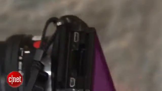 Sony Alpha NEX-3N feels small, and a little cheap (hands on) смотреть онлайн