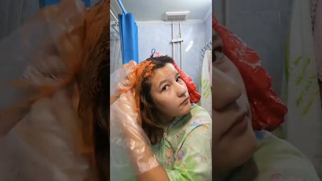 Крашу волосы гуашью. смотреть онлайн