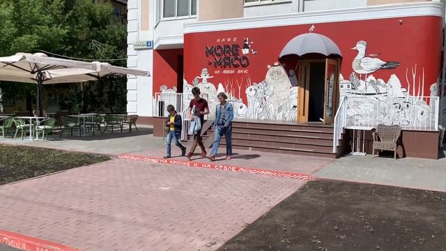 Счастливые будни на даче, отмечаем день рождения нашей Жены/Мамы в ресторане и на даче смотреть онлайн