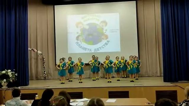 танец Ксюша шоу смотреть онлайн