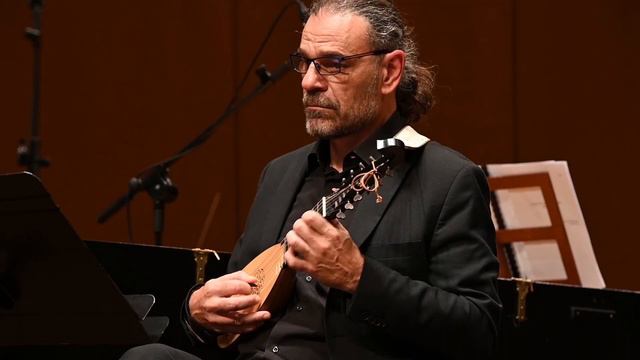 Antonio Vivaldi, Concerto for mandolin, string and b.c. in C major (RV 425) смотреть онлайн