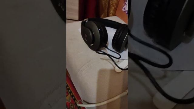 !ОБЗОР!ОБЗОР НА НАУШНИКИ ОТ JBL!!!!!(НАУШНИКИ ТАК СЕБЕ:/) смотреть онлайн