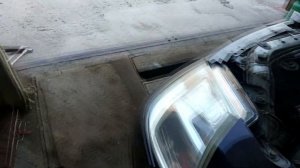 Снятие переднего бампера и чистка противотуманок Nissan Tiida