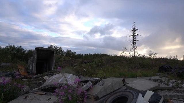 Автобаза с убежищем в заброшенном поселке Северный, Воркута смотреть онлайн