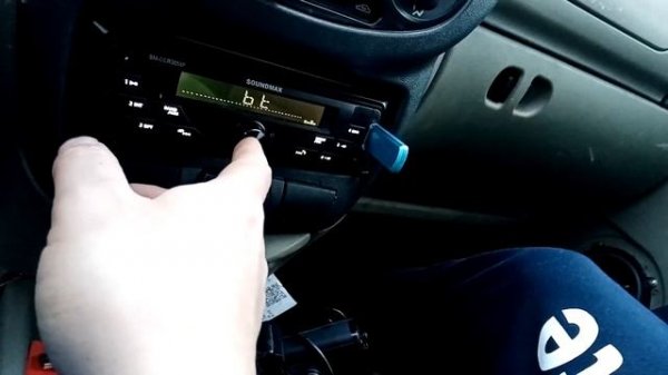 самая дешевая магнитола с Bluetooth-Автопроигрыватель Soundmax SM-CCR3058F