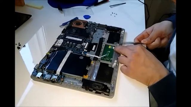 Acer aspire One V5 122p - Reparación Touchpad смотреть онлайн