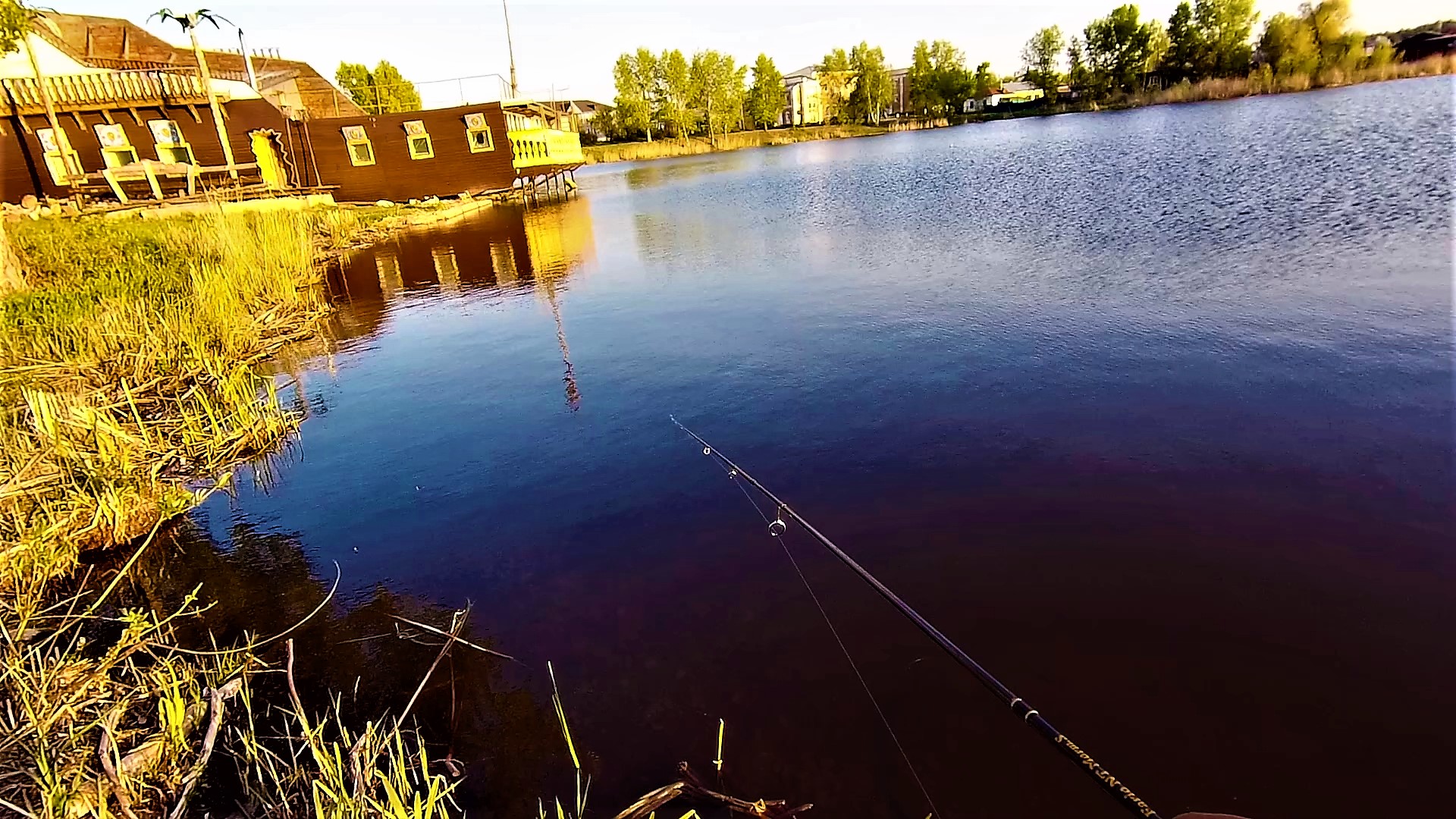 КОГДА НАШЕЛ ОКУНЯ наноджиг и китайская ларва, рыбалка на сельском пруду смотреть онлайн