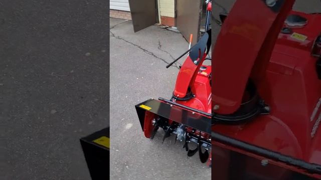 Первый пуск снегоуборщика Honda HSS655 смотреть онлайн