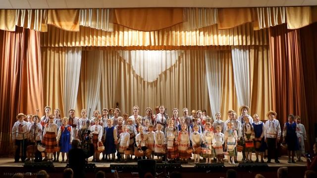 Динь-динь-дон, к нам в окно постучалось Рождество смотреть онлайн