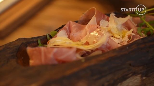 Strýc Food: Servis ako z Michelinu. Táto prevádzka v Nových Zámkoch si za luxus pýta ľudové ceny смотреть онлайн
