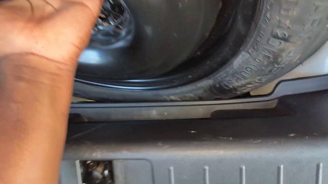 Infiniti Q70 & M35 Hybrid Trunk. Spare Tire, Emergency Service Tools смотреть онлайн
