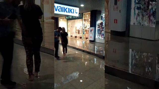Потоп в ТЦ Мост Сити ч1 смотреть онлайн