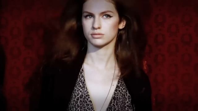SHOOTING with TALI LENNOX | MANGO FW11 смотреть онлайн