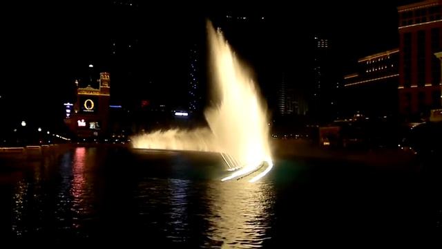 Шоу "Поющие фонтаны", г. Лас-Вегас, США смотреть онлайн