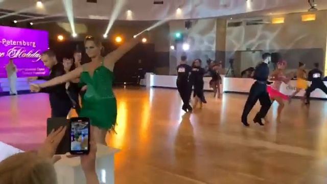 Ча ча Про Ам Латина