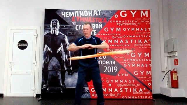 МЫШЦЫ ЖИВОТА ТРЕНИРУЕТ ОБРУЧ ХУЛАХУП смотреть онлайн