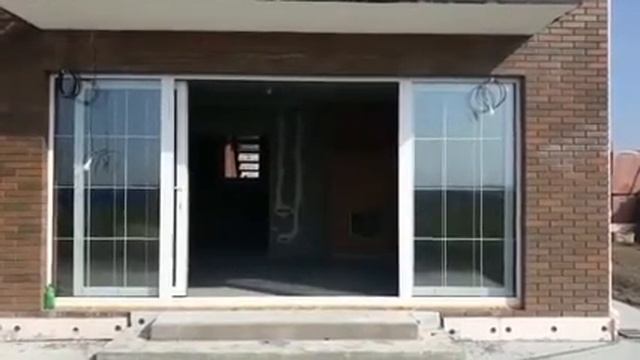 Раздвижная портальная дверь Rehau PSK .ОКНА РОНИ - сертифицированный партнёр Рехау. Видео отзыв смотреть онлайн