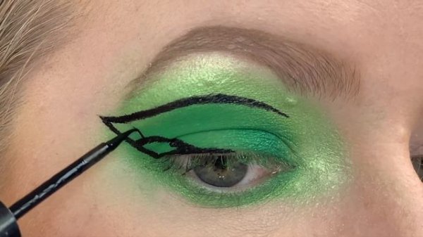 Green Butterfly Makeup Tutorial #makeup #makeuptutorial #tutorial