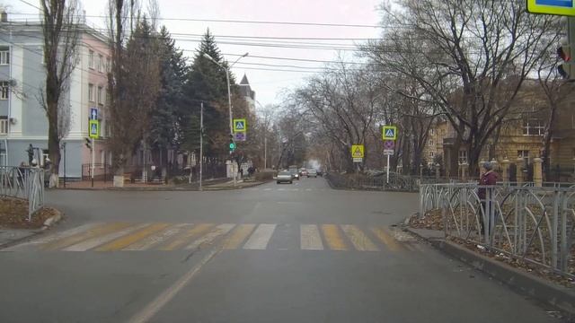 Еду через центр в район Нижнего. Дом с приведениями, район Шпиля, Осетинка и Юго-Запад в тумане. смотреть онлайн