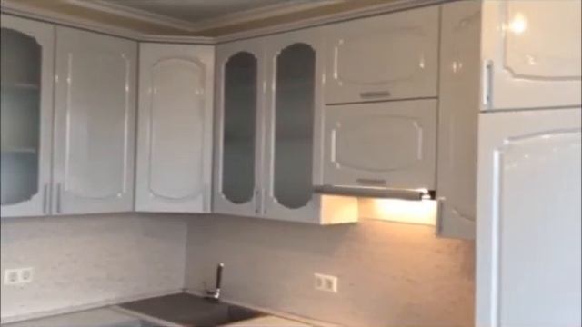 Светлая угловая кухня в классическом стиле Mebel-vezet смотреть онлайн