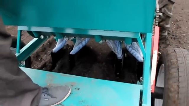 Сажалка, сеялка лука ЧСН-4 смотреть онлайн