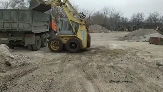мини погрузчик пмтс 1200 смотреть онлайн