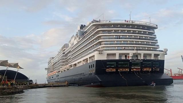 MS Rotterdam first arrival to port colon 2000 смотреть онлайн