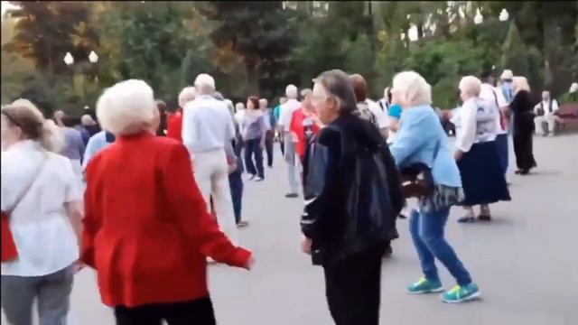 А ЛЮБОВЬ ЗАИГРАЛА ВНОВЬ!!! смотреть онлайн