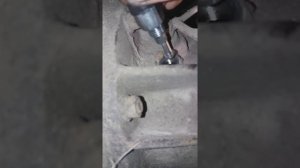 Замена датчика блокировки заднего моста л200