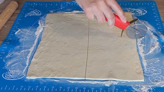 Конвертики из слоёного теста с куриным фаршем / Вкусный и сытный завтрак для всей семьи смотреть онлайн