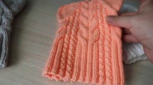 Вязаная шапка Кошечка на спицах