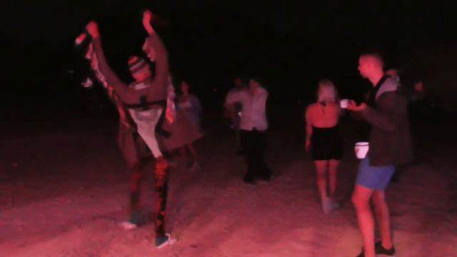 Ночью у порога, дальняя дорога смотреть онлайн