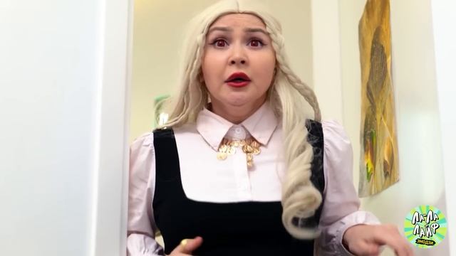 Меня усыновил вампир! ? Лайфхаки по воспитанию вампиров от Ла Ла Лайф Эмодзи смотреть онлайн