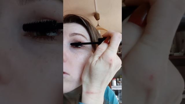 Тушь "Объем и подкручивание" из серии Юнайс Дивайн смотреть онлайн