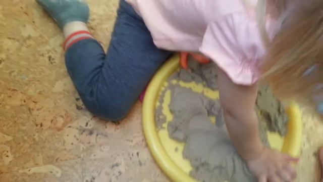 Алиса. Кинетический песок смотреть онлайн