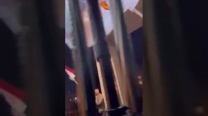 Протестующие в Белграде пытаются прорваться в здание городской администрации