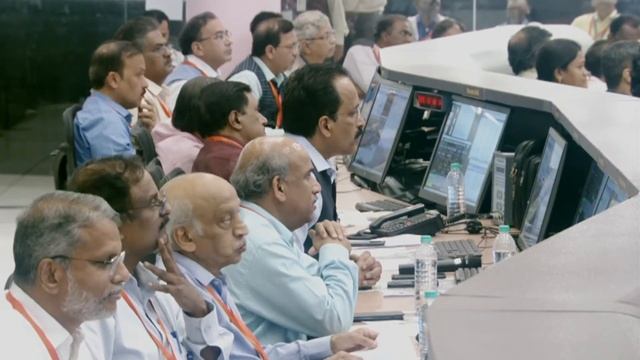 Chandrayaan 3 Landing Live: ISRO's Chandrayaan-3 Mission Vikram rover soft landing on Moon смотреть онлайн