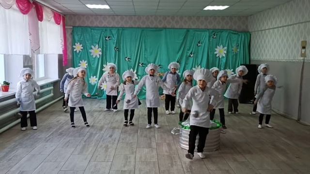 Танець "Смачна каша".Колектив "Маленькі кухарі". Вікова категорія 6-12 років. смотреть онлайн