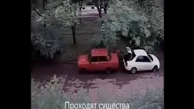 Пытались слить бензин и получили по роже. смотреть онлайн