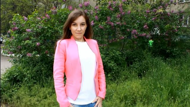 Наряд дня. Фаворит весны -- коралловый жакет. Outfit смотреть онлайн