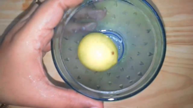 Skin whitening face pack making at home in tamil/skin whitening home remedies/glowing skin face pac смотреть онлайн