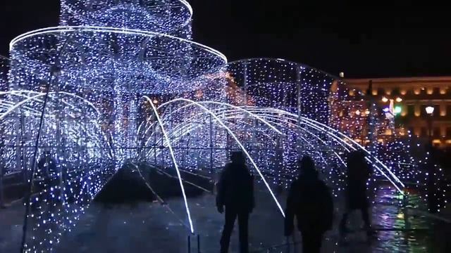 Фонтан у Адмиралтейства. Достопримечательность Санкт-Петербурга в 2018 году. смотреть онлайн